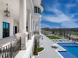 Cut To Size Venato light Pool Coping